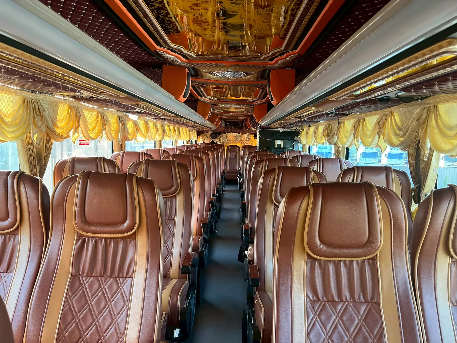 รถบัสปรับอากาศ 2 ชั้น 47-50 ที่นั่ง รูปที่ 4