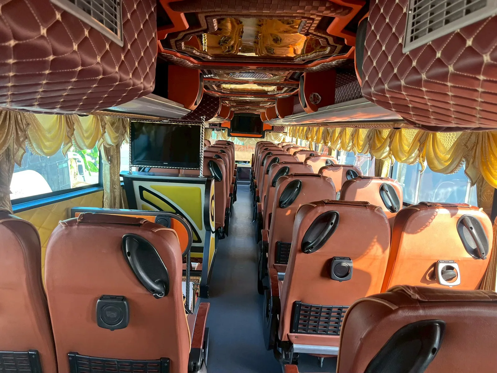 รถบัสปรับอากาศ 2 ชั้น 47-50 ที่นั่ง รูปที่ 5
