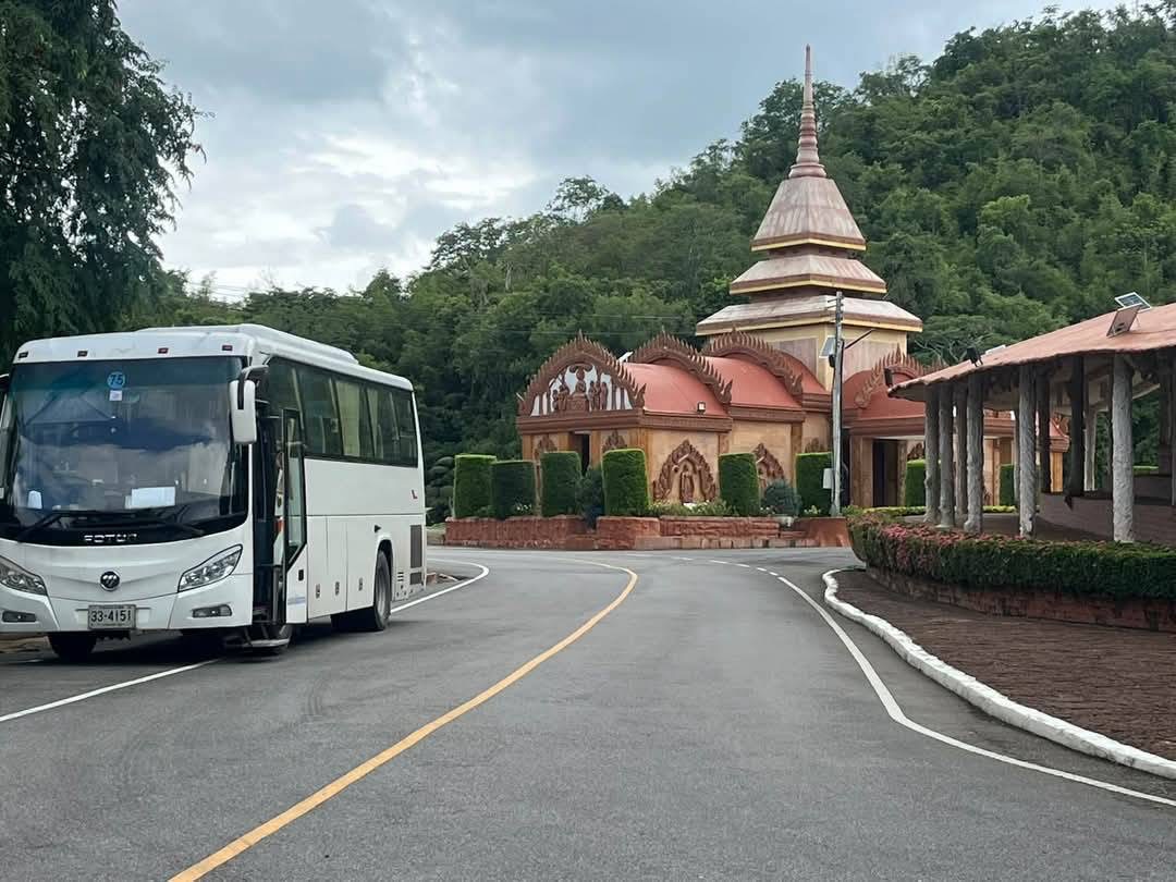 บริการรถบัสปรับอากาศนำเที่ยว